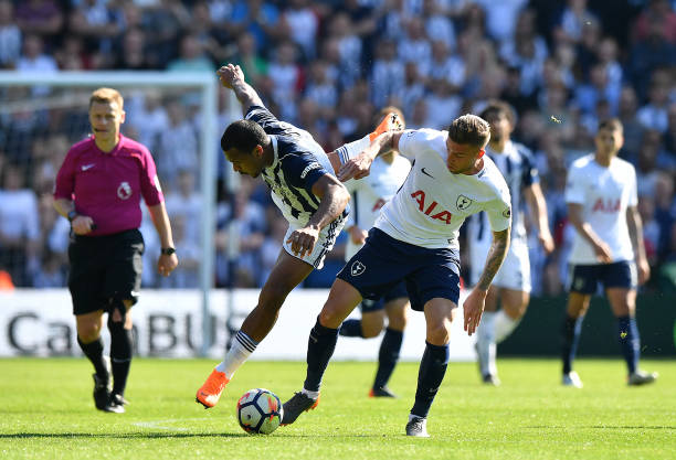 孔德凭借 孔德凭借