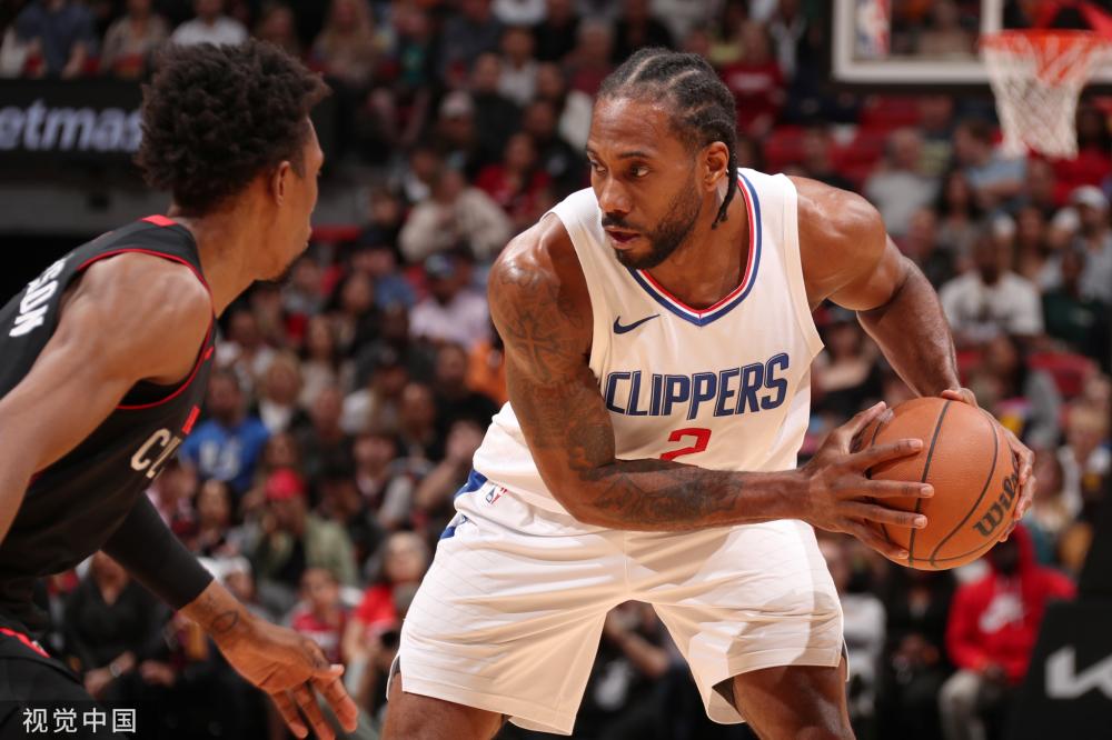 了他在防守 了他在防守