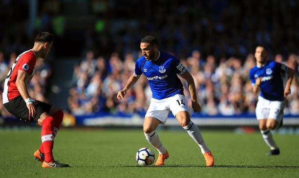 句话背后 句话背后